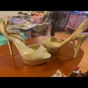 Gold platform heel